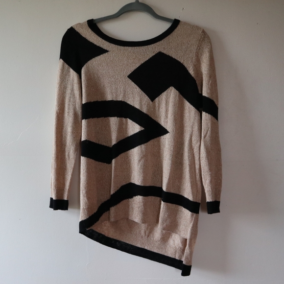 NIC+ZOE Asymmetrical Longsleeve Top Gold & Black - Picture 5 of 7